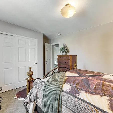 Loveland Home With Private Hot Tub And Wood Fireplace!